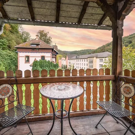 Bismarck Mit Schoenem Balkon Bad Ems