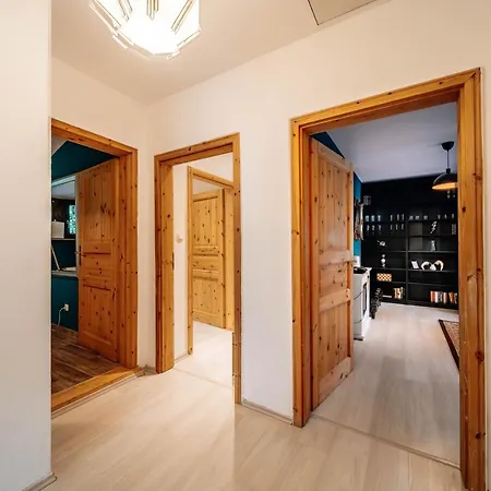 Bismarck Mit Schönem Balkon * Bad Ems