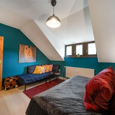 Bismarck Mit Schönem Balkon *