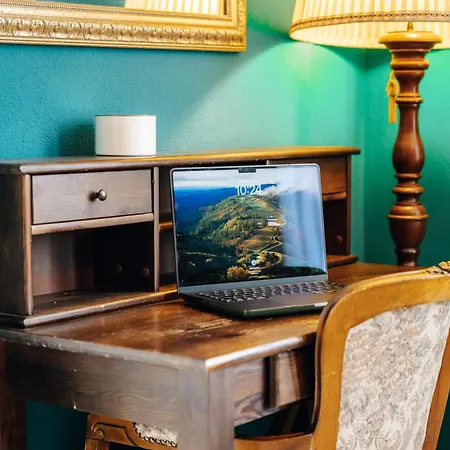 Bismarck Mit Schönem Balkon *