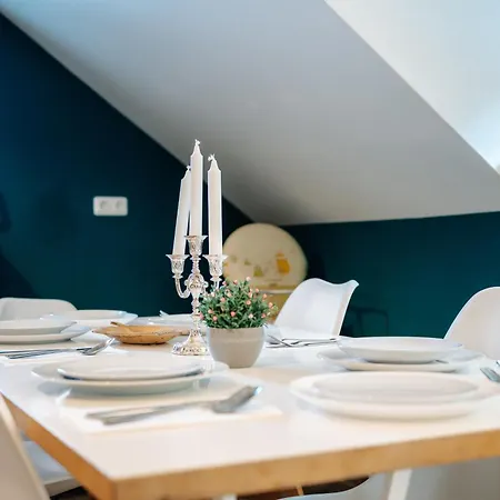 Bismarck Mit Schönem Balkon * Bad Ems